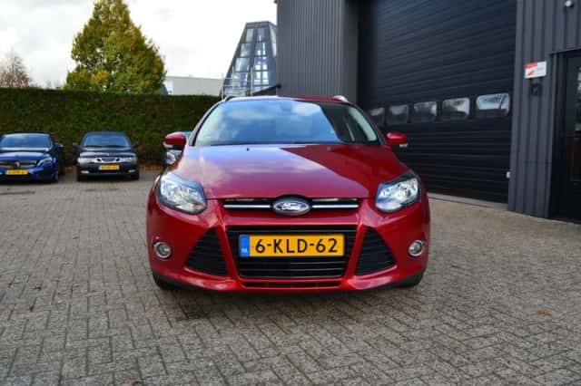 Ford Focus (2013) thumbnail 3