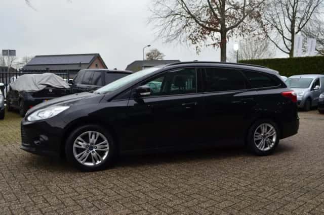 Ford Focus (2014) thumbnail 4