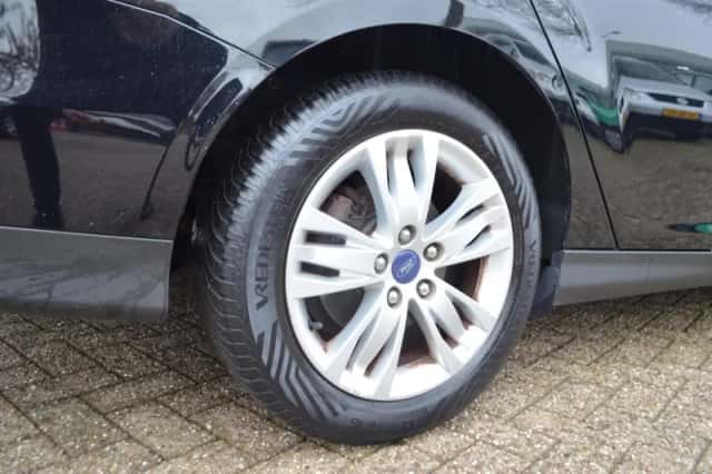 Ford Focus (2014) thumbnail 6
