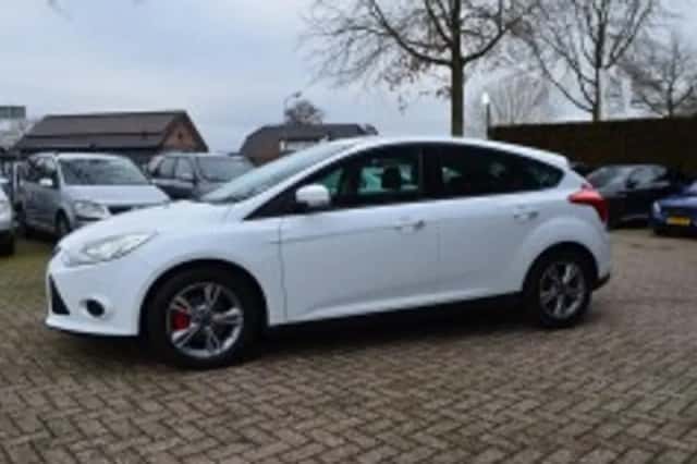 Ford Focus (2014) thumbnail 4