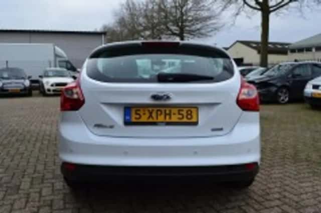 Ford Focus (2014) thumbnail 5