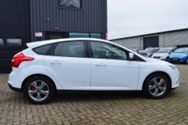 Ford Focus (2014) thumbnail 6