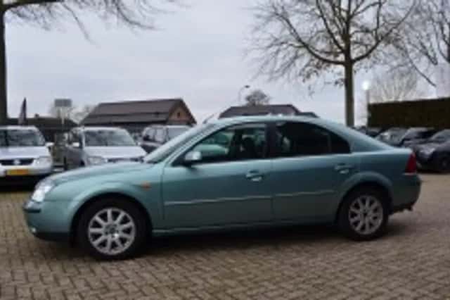 Ford Mondeo (2001) thumbnail 4