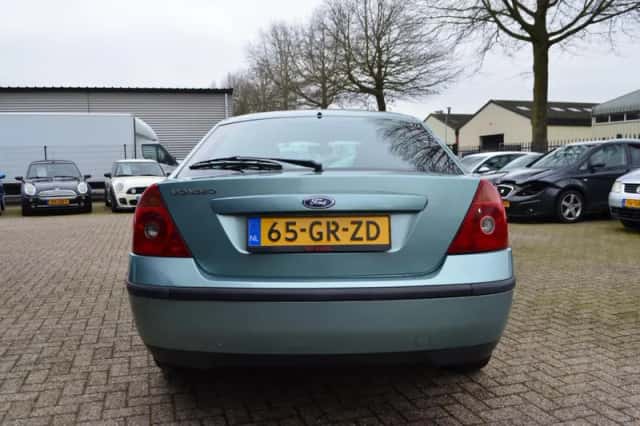 Ford Mondeo (2001) thumbnail 5