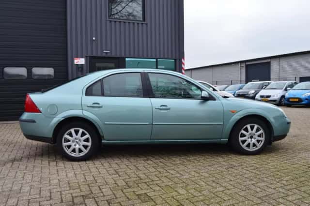 Ford Mondeo (2001) thumbnail 6