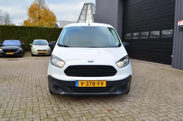 Ford Transit (2017) thumbnail 3
