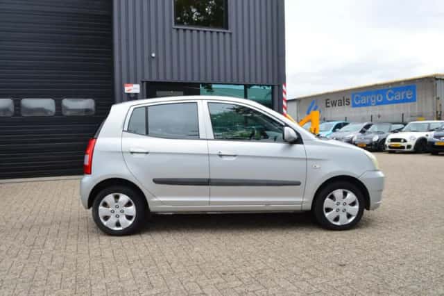 Kia Picanto (2004) thumbnail 6