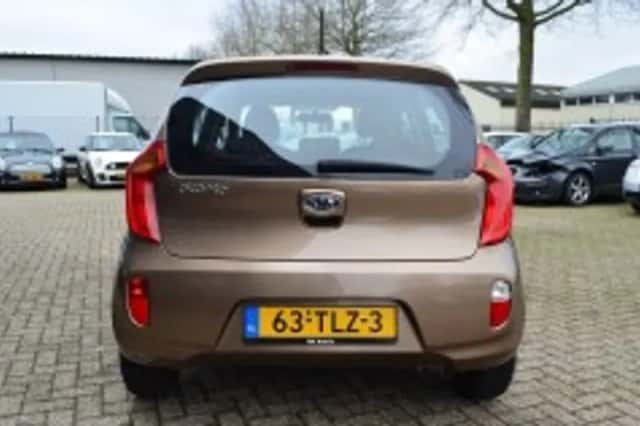Kia Picanto (2012) thumbnail 5