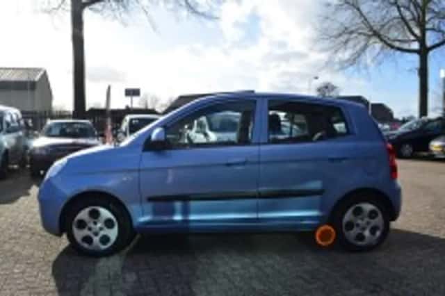 Kia Picanto (2008) thumbnail 4