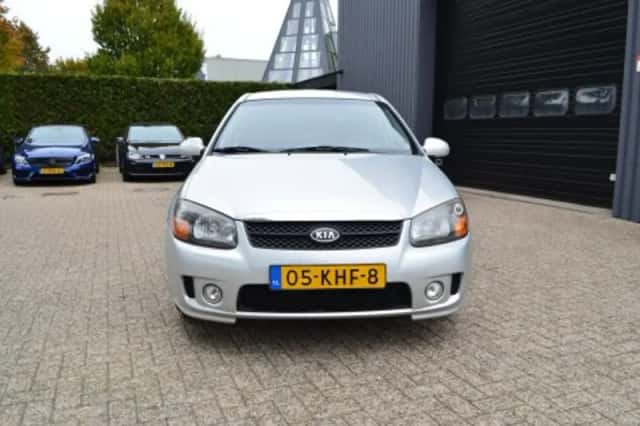 Kia Spectra (2008) thumbnail 3
