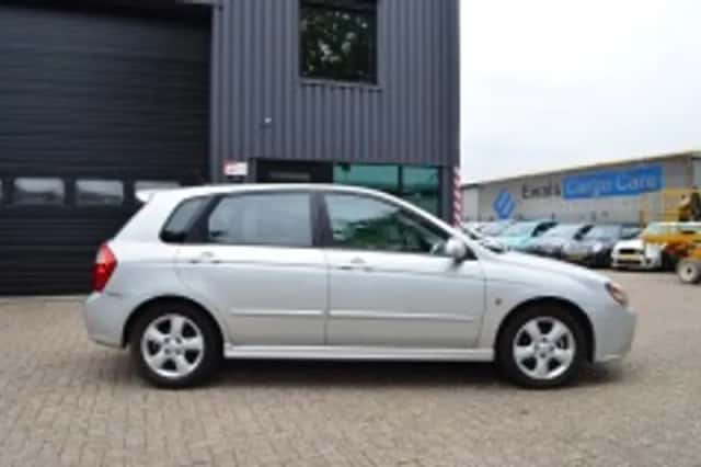 Kia Spectra (2008) thumbnail 6