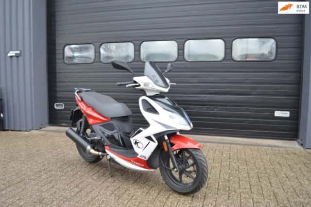 Kymco Super8 (2012) thumbnail 2