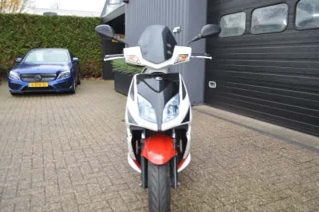 Kymco Super8 (2012) thumbnail 3