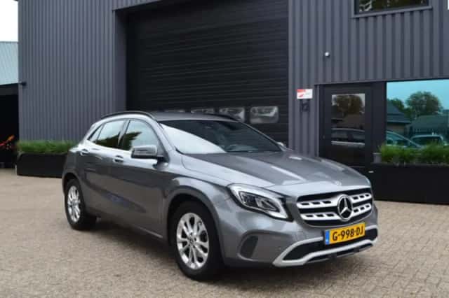 Mercedes-Benz GLA (2019) thumbnail 1