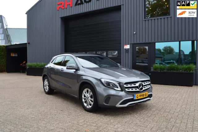Mercedes-Benz GLA (2019) thumbnail 2
