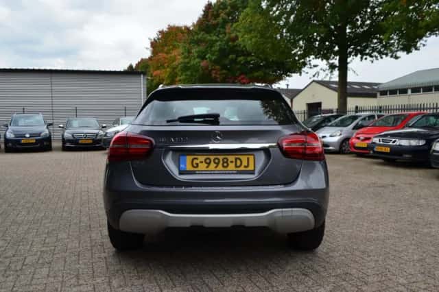 Mercedes-Benz GLA (2019) thumbnail 5