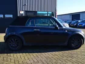 MINI Cabrio (2006) thumbnail 3