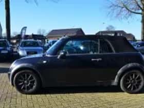 MINI Cabrio (2006) thumbnail 4