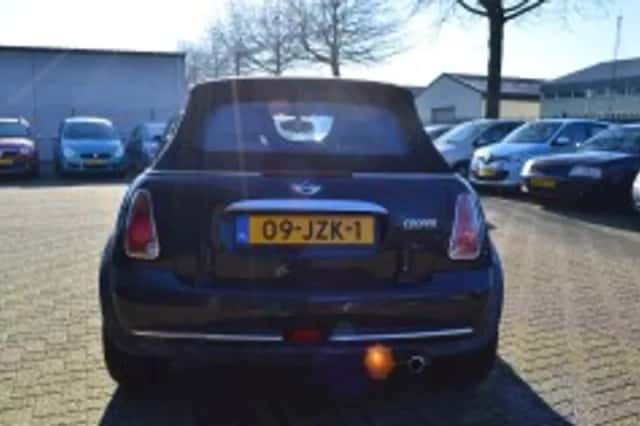MINI Cabrio (2006) thumbnail 5