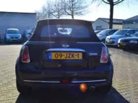 MINI Cabrio (2006) thumbnail 5