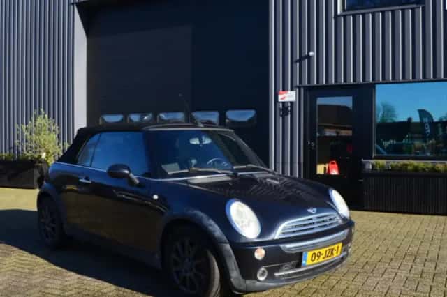 MINI Cooper (2006) thumbnail 1