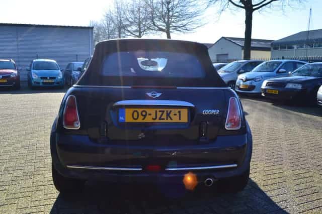 MINI Cooper (2006) thumbnail 5