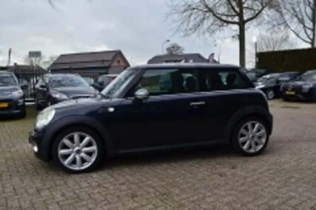MINI Mini (2007) thumbnail 4