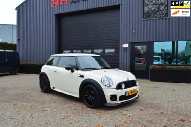 MINI Mini (2011) thumbnail 2
