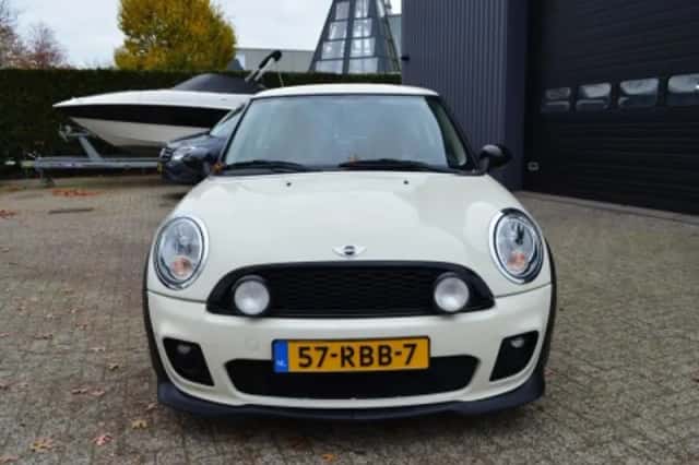 MINI Mini (2011) thumbnail 3