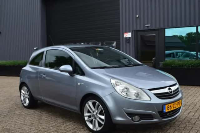 Opel Corsa (2008) thumbnail 1