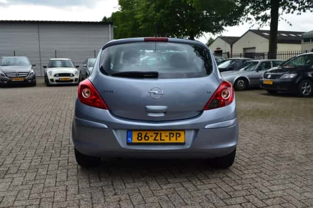 Opel Corsa (2008) thumbnail 5