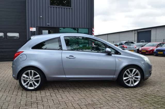 Opel Corsa (2008) thumbnail 6
