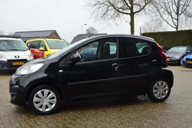 Peugeot 107 (2012) thumbnail 4