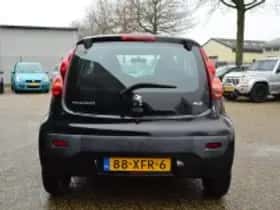 Peugeot 107 (2012) thumbnail 5
