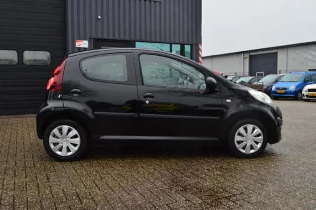 Peugeot 107 (2012) thumbnail 6