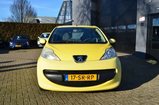 Peugeot 107 (2006) thumbnail 3