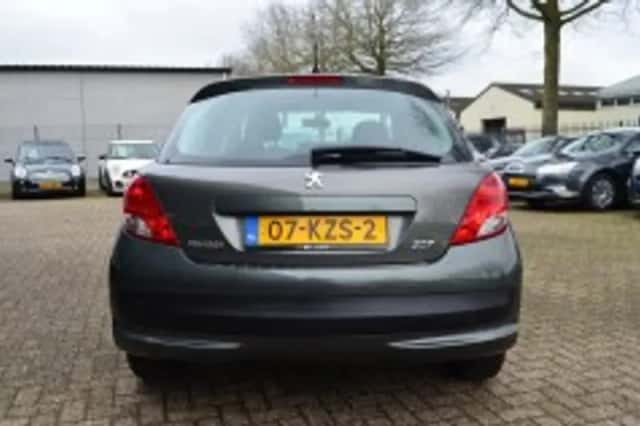 Peugeot 207 (2010) thumbnail 5