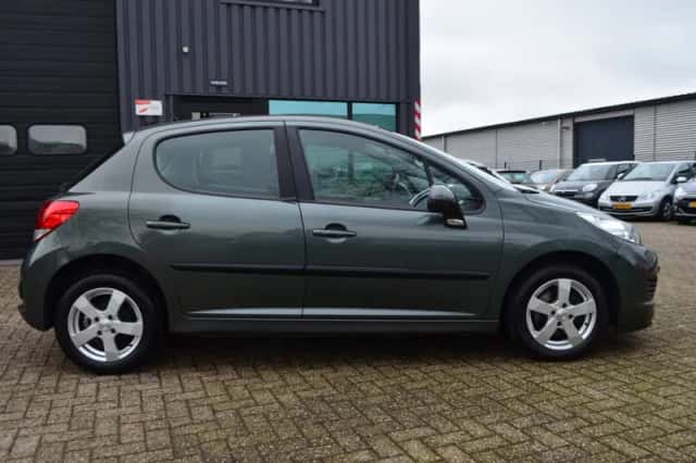 Peugeot 207 (2010) thumbnail 6