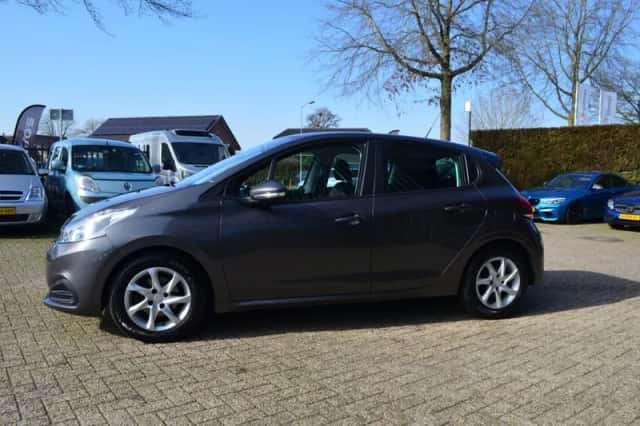 Peugeot 208 (2018) thumbnail 4