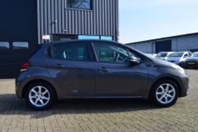 Peugeot 208 (2018) thumbnail 6