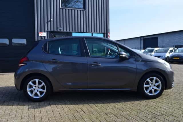 Peugeot 208 (2018) thumbnail 6