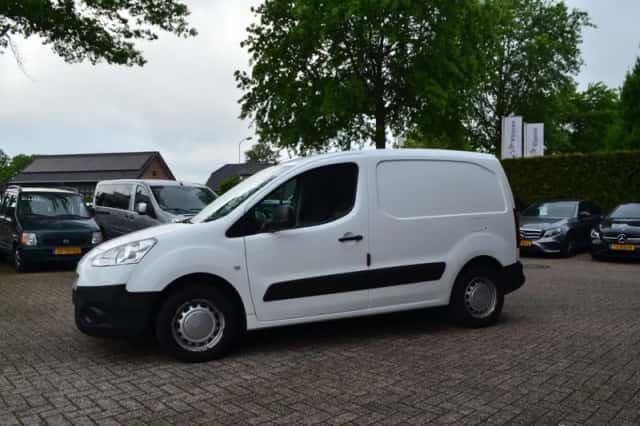 Peugeot Partner (2013) thumbnail 3