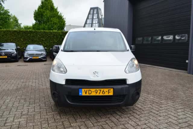 Peugeot Partner (2013) thumbnail 3
