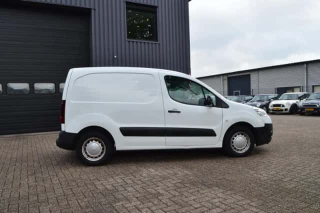 Peugeot Partner (2013) thumbnail 6