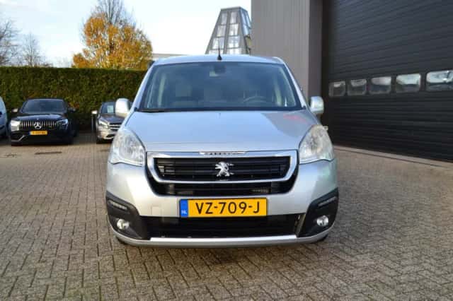 Peugeot Partner (2016) thumbnail 3