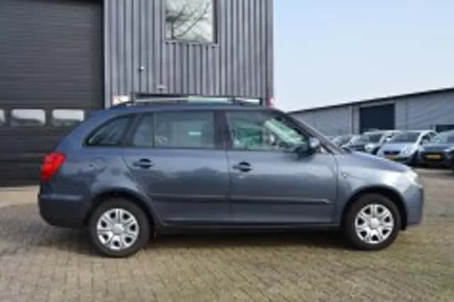 Škoda Fabia (2008) thumbnail 6