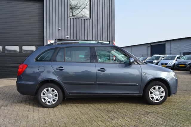 Škoda Fabia (2008) thumbnail 6