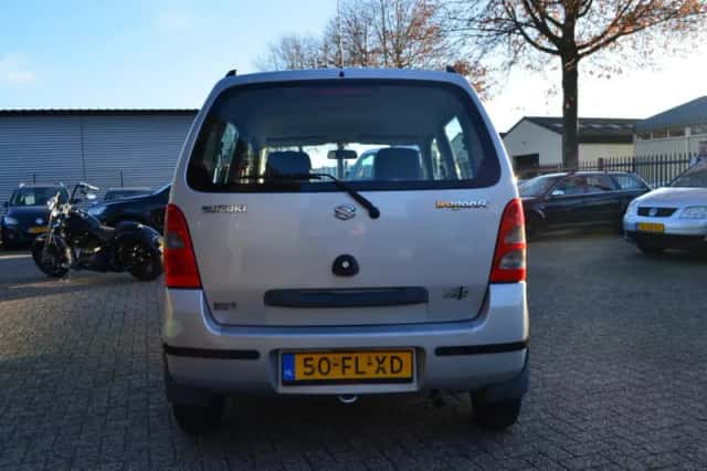 Suzuki Wagon R+ (2000) thumbnail 4