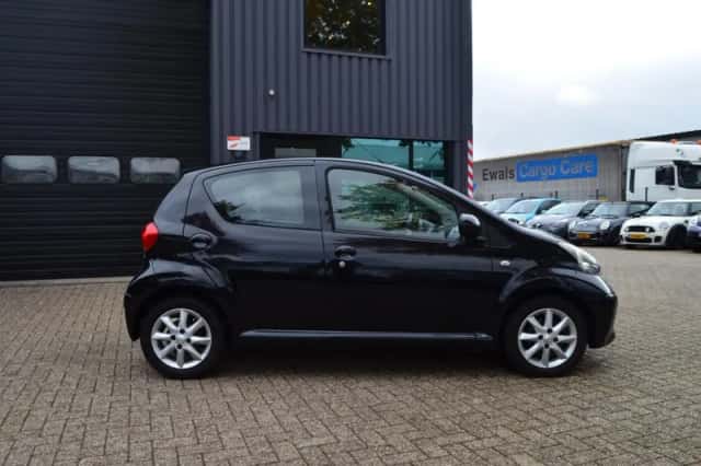 Toyota Aygo (2008) thumbnail 6