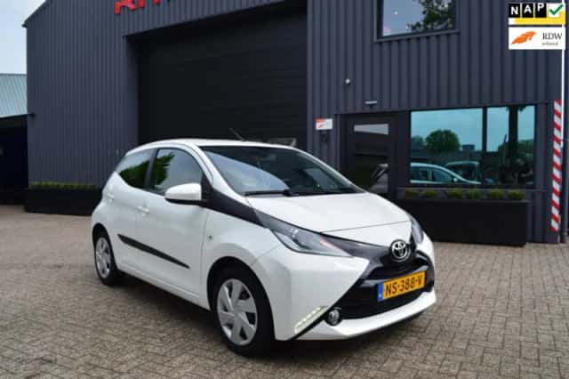 Toyota Aygo (2017) thumbnail 2